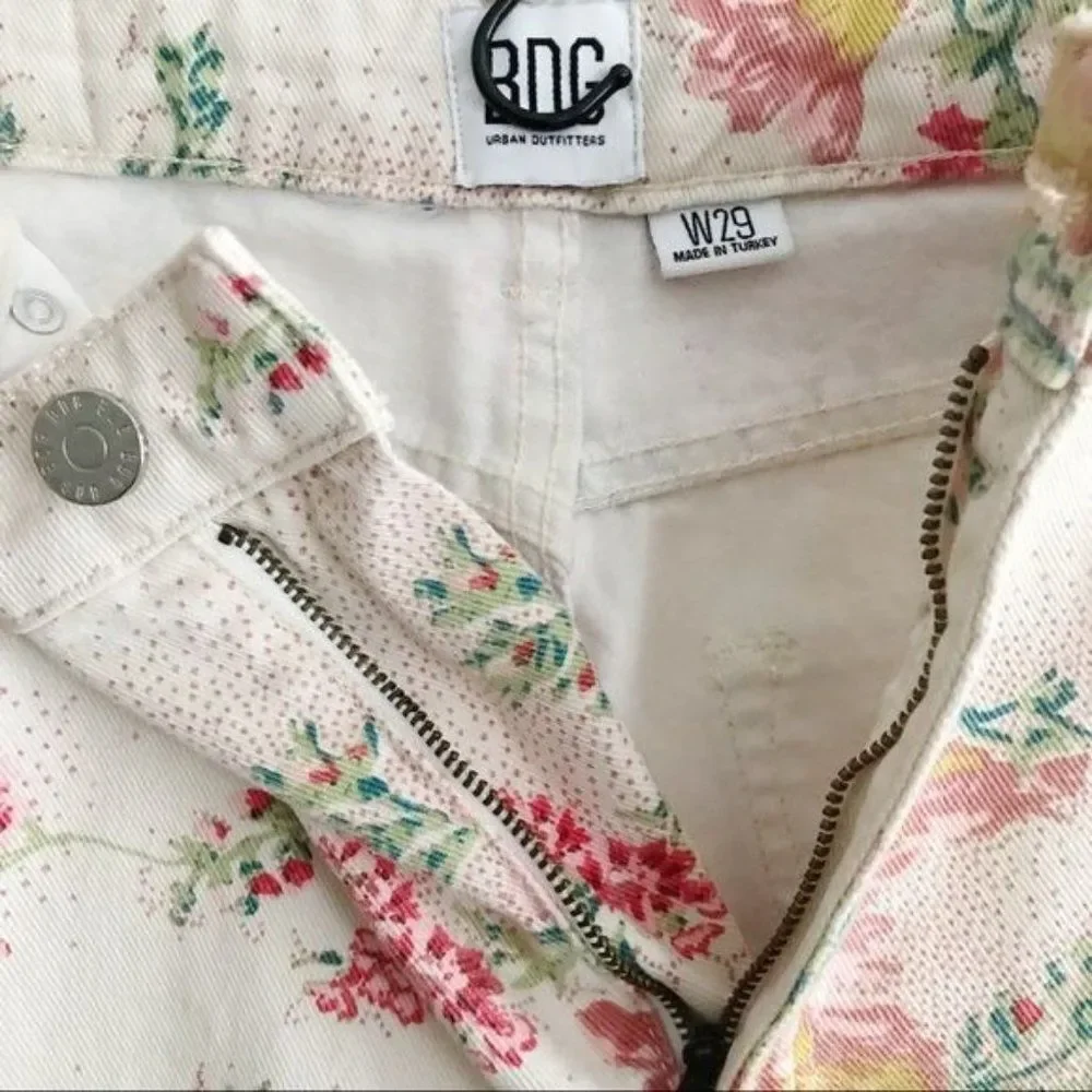 BDG Urban Outfitters Floral High Rise Mom Jeans 29 White Straight Leg